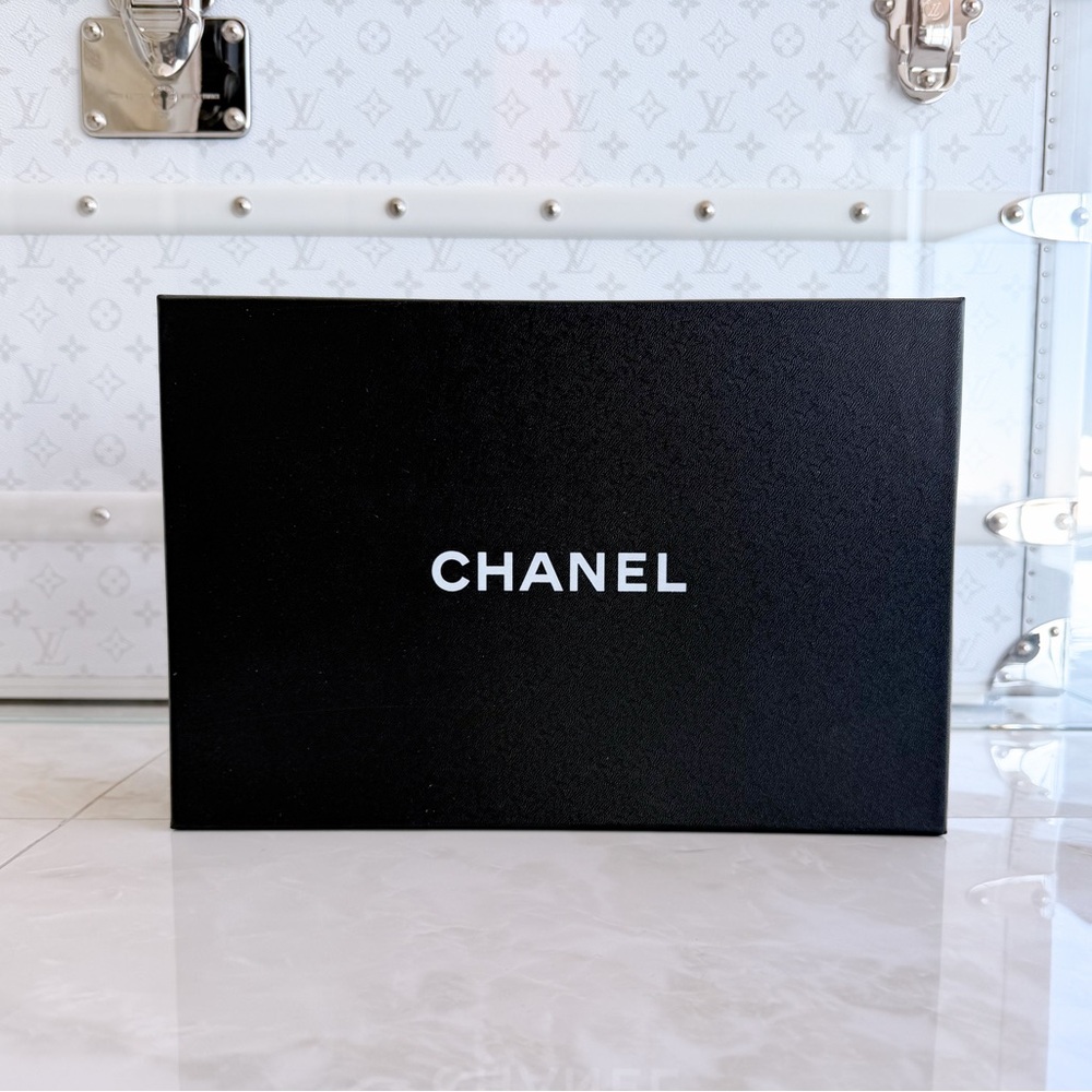 CHANEL ⭐️ Empty Shoes Gift Storage Box